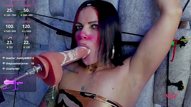 Snapshot of la_mazona chatting on January 21, 2025, 10:41 pm la mazona online show from January 21, 2025, 10:41 pm