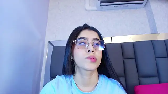 Snapshot of Amy_wats0n chatting on May 5, 2026, 7:11 pm Amy wats0n online show from May 5, 2026, 7:11 pm