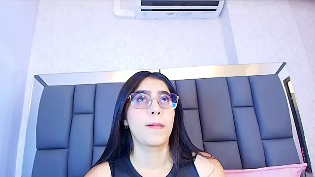 Snapshot of Amy_wats0n chatting on May 6, 2026, 7:30 pm Amy wats0n online show from May 6, 2026, 7:30 pm