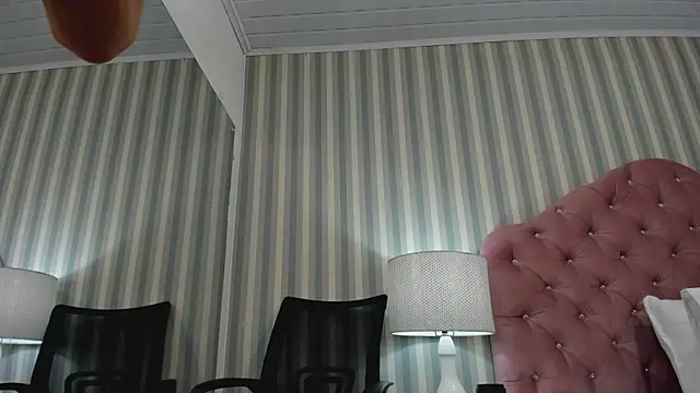 HazelMoret online show from February 27, 2025, 3:15 pm