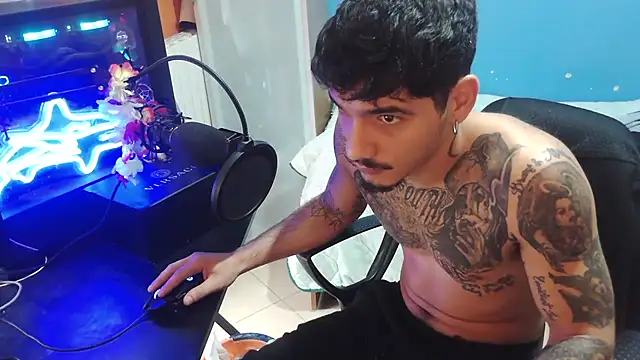 Badboyi1997 online show from October 15, 2025, 1:44 pm