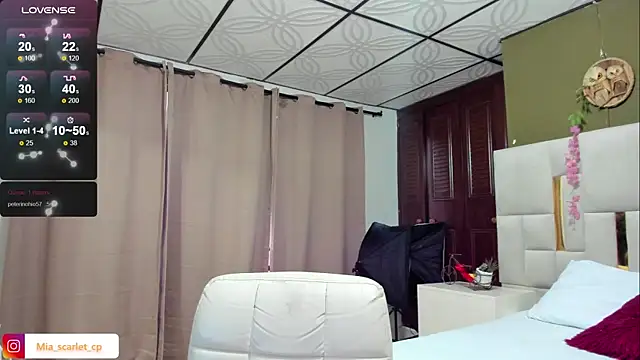 Mia scarlet69 online show from March 25, 2026, 12:22 pm