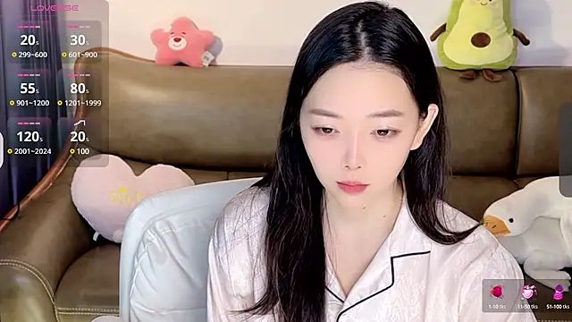 Yilin1999 online show from January 24, 2025, 12:31 am