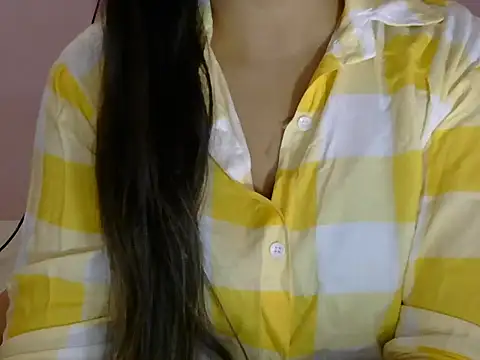 Snapshot of diva-22 chatting on January 13, 2025, 12:35 pm diva-22 online show from January 13, 2025, 12:35 pm