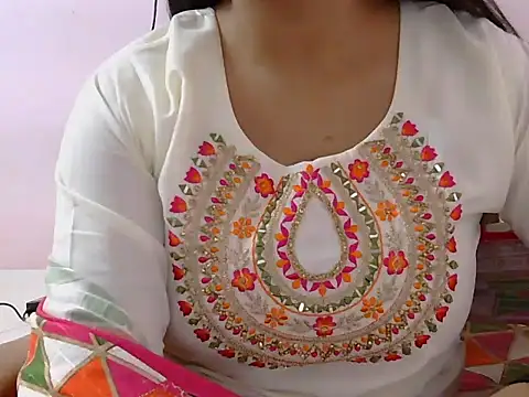 Snapshot of diva-22 chatting on January 14, 2025, 1:06 pm diva-22 online show from January 14, 2025, 1:06 pm