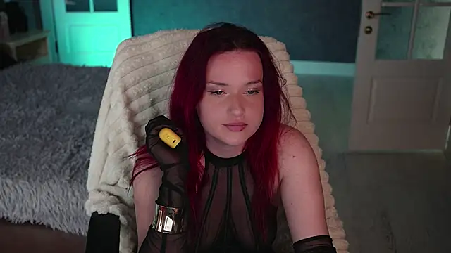 LisaElfy online show from April 18, 2026, 2:21 pm