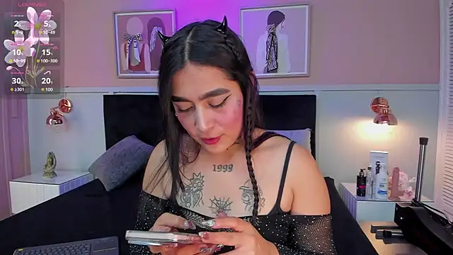 elodie walker online show from September 12, 2025, 12:16 pm