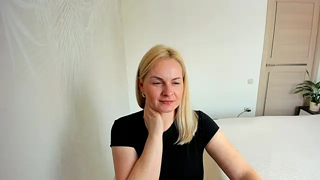 Alicee Gracee online show from March 18, 2026, 9:56 am