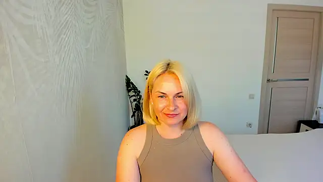 Snapshot of Alicee_Gracee chatting on June 8, 2026, 12:05 pm Alicee Gracee online show from June 8, 2026, 12:05 pm