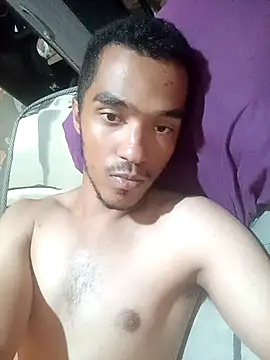 Snapshot of JuggedRegrets chatting on May 9, 2026, 1:44 am JuggedRegrets online show from May 9, 2026, 1:44 am