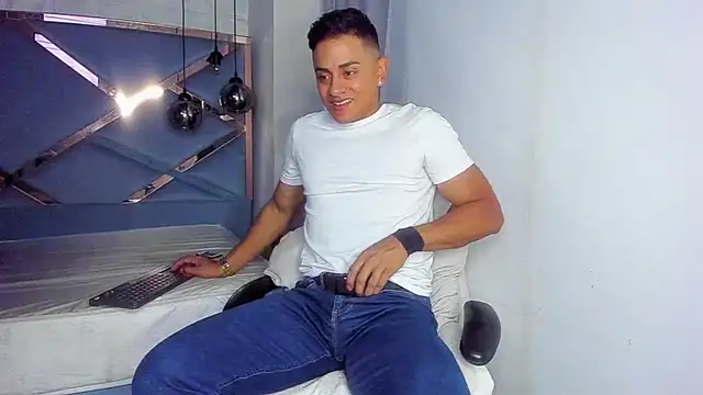 Lucii fer  online show from March 4, 2026, 11:38 am