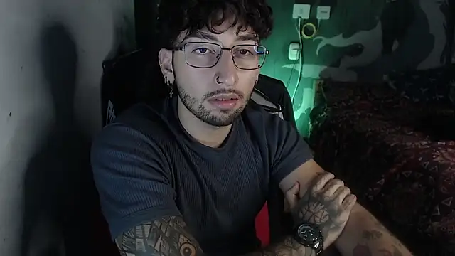 Snapshot of Dereck_Dickson chatting on November 2, 2025, 1:41 am Dereck Dickson online show from November 2, 2025, 1:41 am