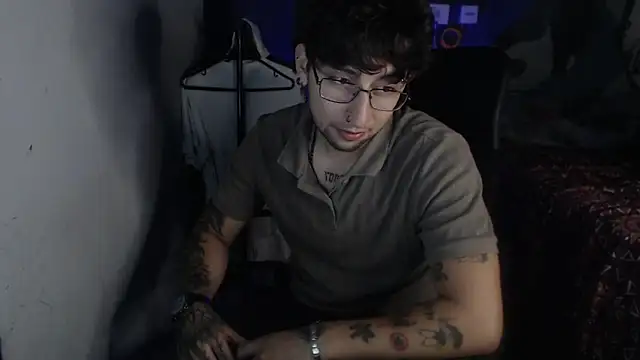 Snapshot of Dereck_Dickson chatting on December 4, 2025, 11:02 pm Dereck Dickson online show from December 4, 2025, 11:02 pm