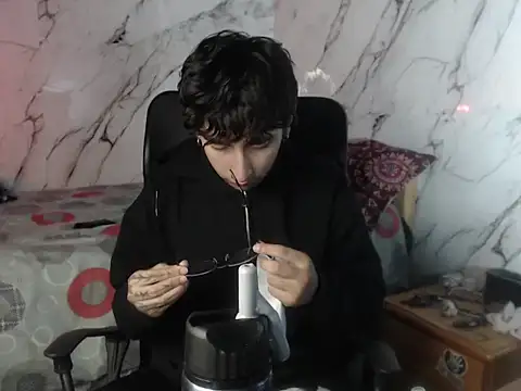 Dereck Dickson online show from April 1, 2026, 5:08 am