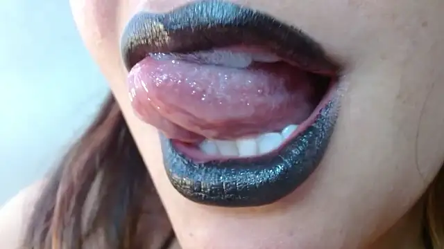 Snapshot of miss_evoleth2 chatting on December 22, 2025, 8:39 pm miss evoleth2 online show from December 22, 2025, 8:39 pm