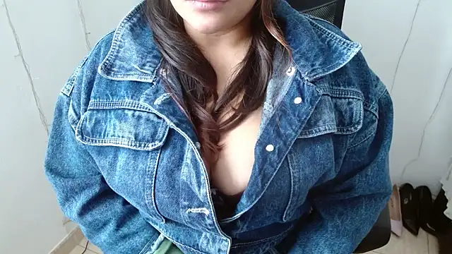 Snapshot of miss_evoleth2 chatting on January 14, 2026, 5:29 pm miss evoleth2 online show from January 14, 2026, 5:29 pm