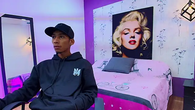 Snapshot of alejandro_king1 chatting on February 19, 2025, 1:06 pm alejandro king1 online show from February 19, 2025, 1:06 pm