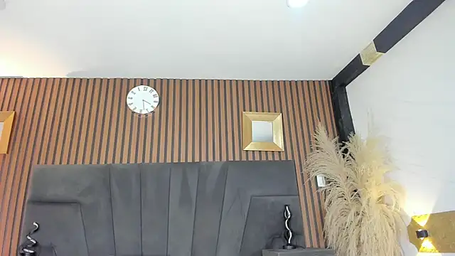 Snapshot of NaxaAndLexi_ chatting on April 24, 2026, 1:46 pm NaxaAndLexi online show from April 24, 2026, 1:46 pm