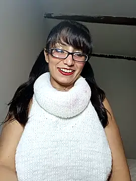 Snapshot of Lucy_Chery chatting on June 3, 2026, 2:25 am Lucy Chery online show from June 3, 2026, 2:25 am
