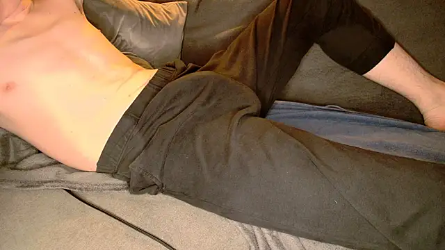 stivi0105 online show from November 9, 2025, 8:07 pm