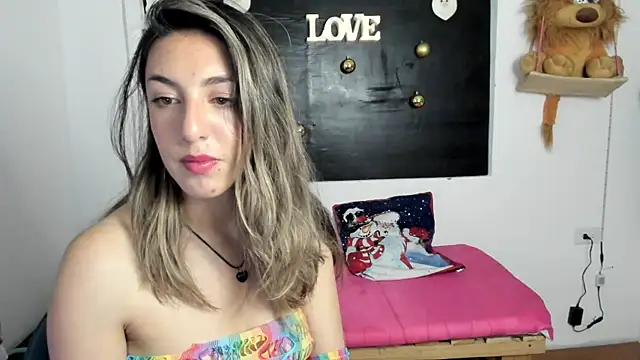 Snapshot of queen-natty chatting on December 10, 2024, 3:30 am queen-natty online show from December 10, 2024, 3:30 am