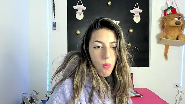 Snapshot of queen-natty chatting on December 12, 2024, 3:43 am queen-natty online show from December 12, 2024, 3:43 am