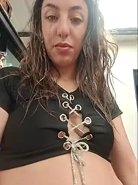 Snapshot of queen-natty chatting on February 18, 2025, 4:05 pm queen-natty online show from February 18, 2025, 4:05 pm