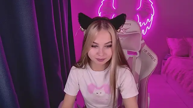 Snapshot of tikkisa chatting on December 3, 2024, 2:38 pm tikkisa online show from December 3, 2024, 2:38 pm