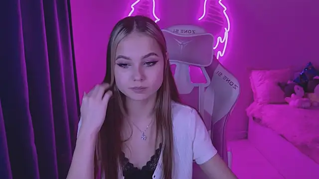 Snapshot of tikkisa chatting on December 15, 2024, 6:04 pm tikkisa online show from December 15, 2024, 6:04 pm