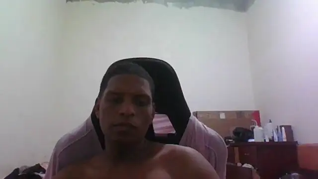 Daaniel593 online show from April 24, 2026, 10:45 pm