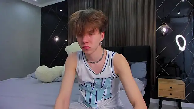 Snapshot of braxiboy chatting on February 2, 2025, 8:24 am braxiboy online show from February 2, 2025, 8:24 am