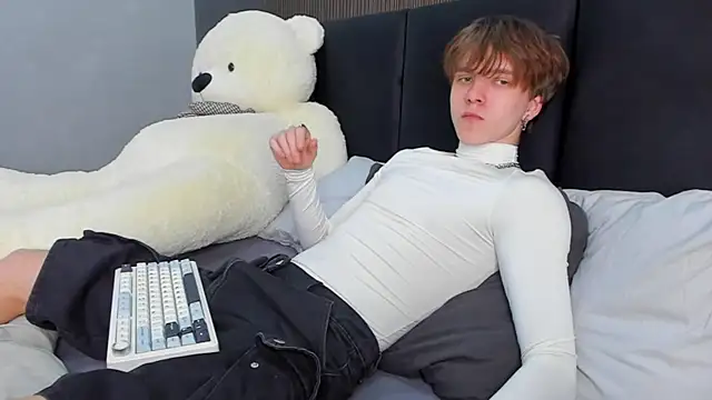 Snapshot of braxiboy chatting on February 24, 2025, 9:21 am braxiboy online show from February 24, 2025, 9:21 am