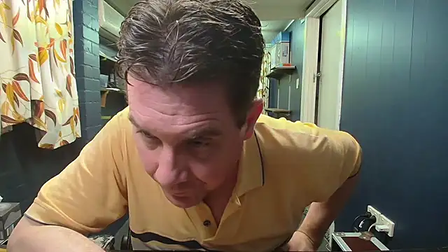 tilobinder online show from November 25, 2025, 2:17 pm