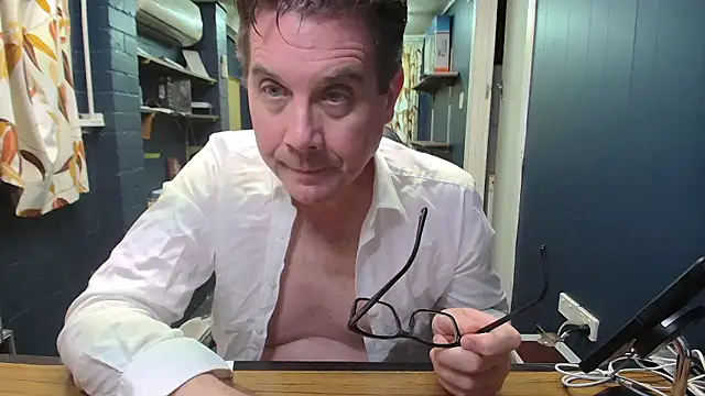 tilobinder online show from January 18, 2026, 3:16 pm