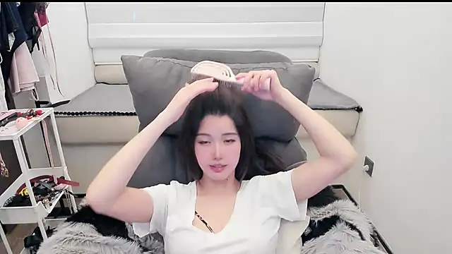 Snapshot of bbtt544 chatting on December 15, 2025, 1:48 pm bbtt544 online show from December 15, 2025, 1:48 pm