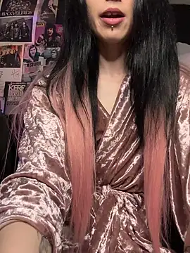 MissMidnightUK online show from April 24, 2026, 12:02 am