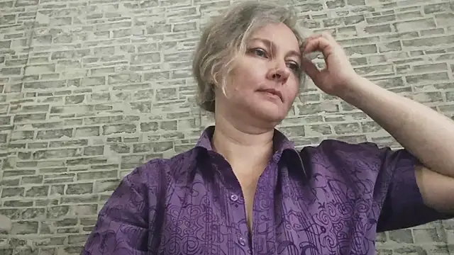 EdithManning online show from October 27, 2025, 7:23 am