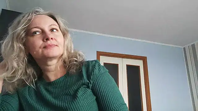 EdithManning online show from April 25, 2026, 6:49 am