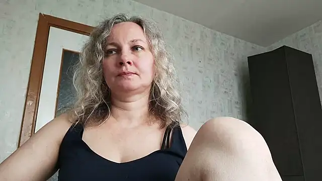 EdithManning online show from June 8, 2026, 6:58 am