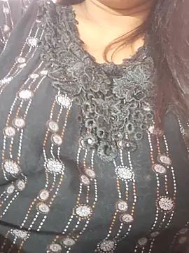 Snapshot of Hot-Anuska chatting on April 11, 2026, 4:22 pm Hot-Anuska online show from April 11, 2026, 4:22 pm
