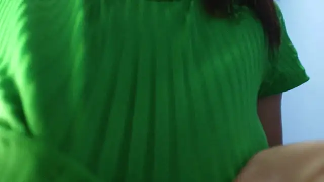 Miaa Thopmson online show from December 14, 2025, 1:11 am