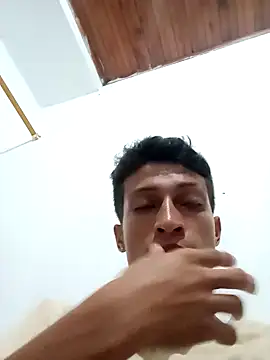 Snapshot of wolf_james123 chatting on January 7, 2025, 3:57 am wolf james123 online show from January 7, 2025, 3:57 am