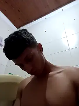 Snapshot of wolf_james123 chatting on January 14, 2025, 5:08 am wolf james123 online show from January 14, 2025, 5:08 am