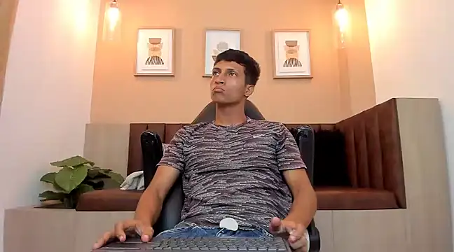 Snapshot of wolf_james123 chatting on February 2, 2025, 3:10 am wolf james123 online show from February 2, 2025, 3:10 am