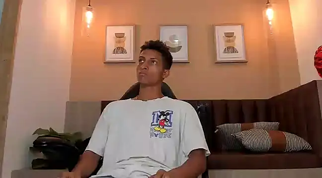 Snapshot of wolf_james123 chatting on February 15, 2025, 6:12 pm wolf james123 online show from February 15, 2025, 6:12 pm