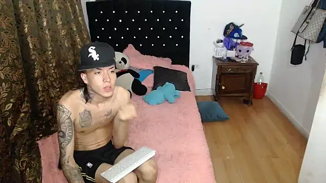 Snapshot of Kitty_and_jake chatting on March 18, 2025, 3:42 am Kitty and jake online show from March 18, 2025, 3:42 am