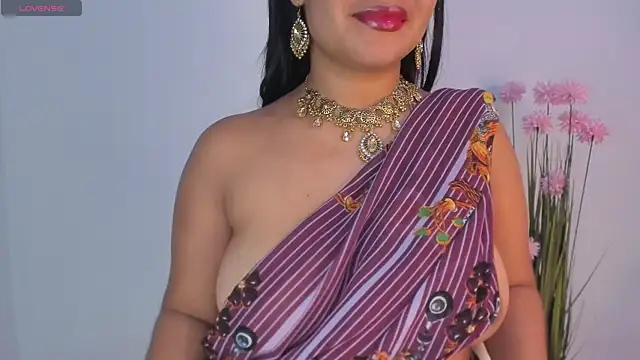 Snapshot of shara_queen1 chatting on November 13, 2025, 3:27 am shara queen1 online show from November 13, 2025, 3:27 am