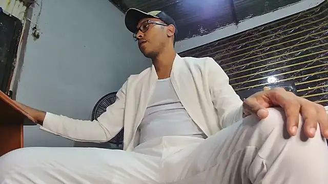 Snapshot of jeffblack2 chatting on December 21, 2025, 3:08 pm jeffblack2 online show from December 21, 2025, 3:08 pm