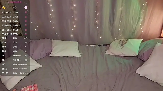 sophie  lee online show from December 21, 2025, 10:50 pm