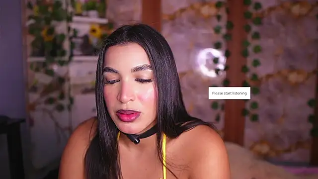 Snapshot of zoey-fox chatting on April 22, 2026, 12:35 am zoey-fox online show from April 22, 2026, 12:35 am